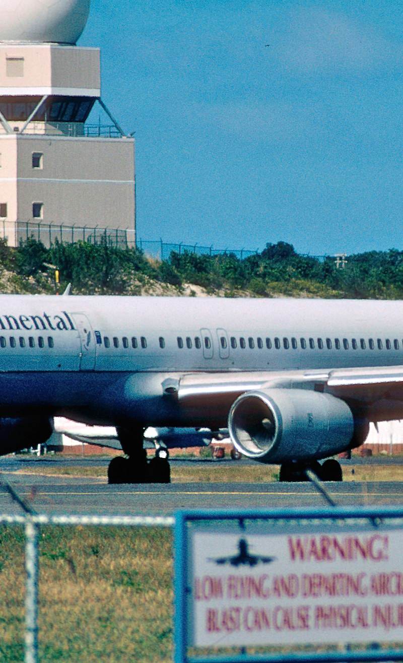 N58101 - Twin-engine aircraft