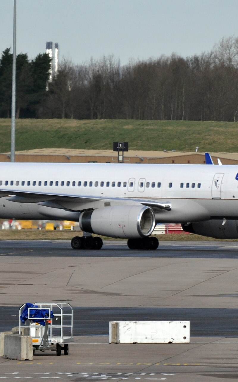 N58101 - Twin-engine aircraft