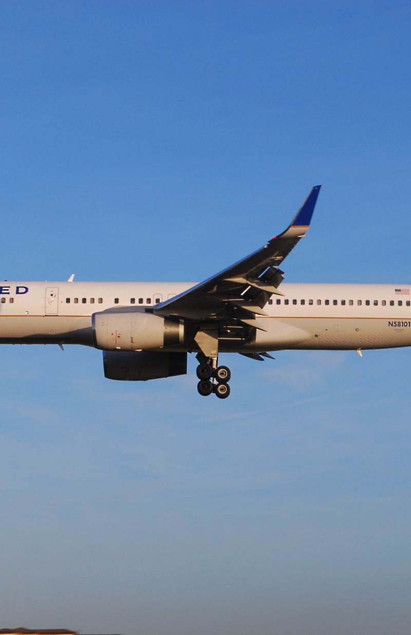 N58101 - Twin-engine aircraft