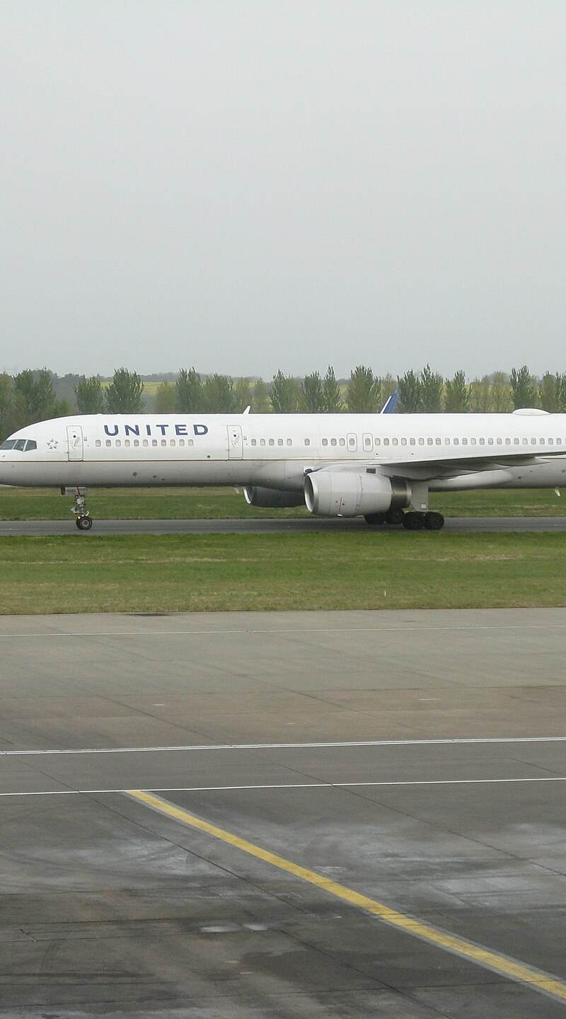 N58101 - Twin-engine aircraft
