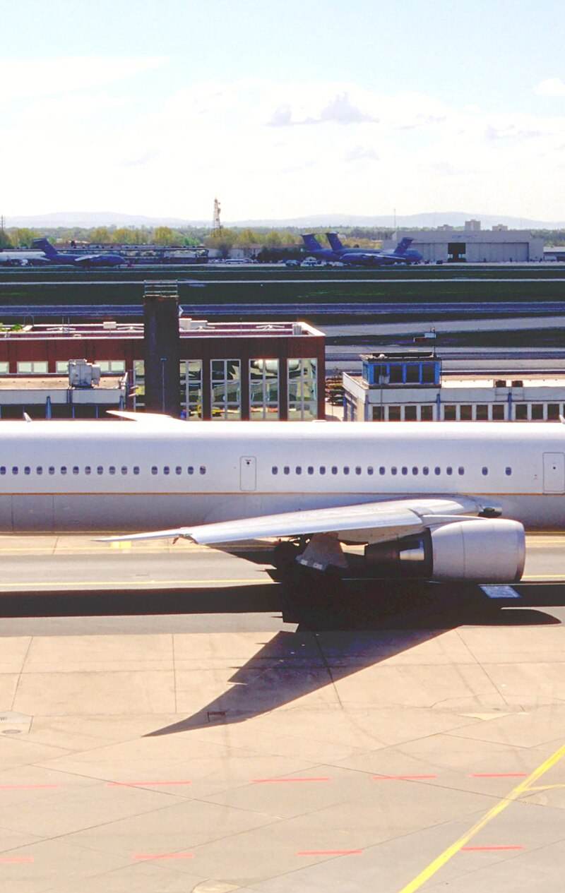 N59053 - Twin-engine aircraft