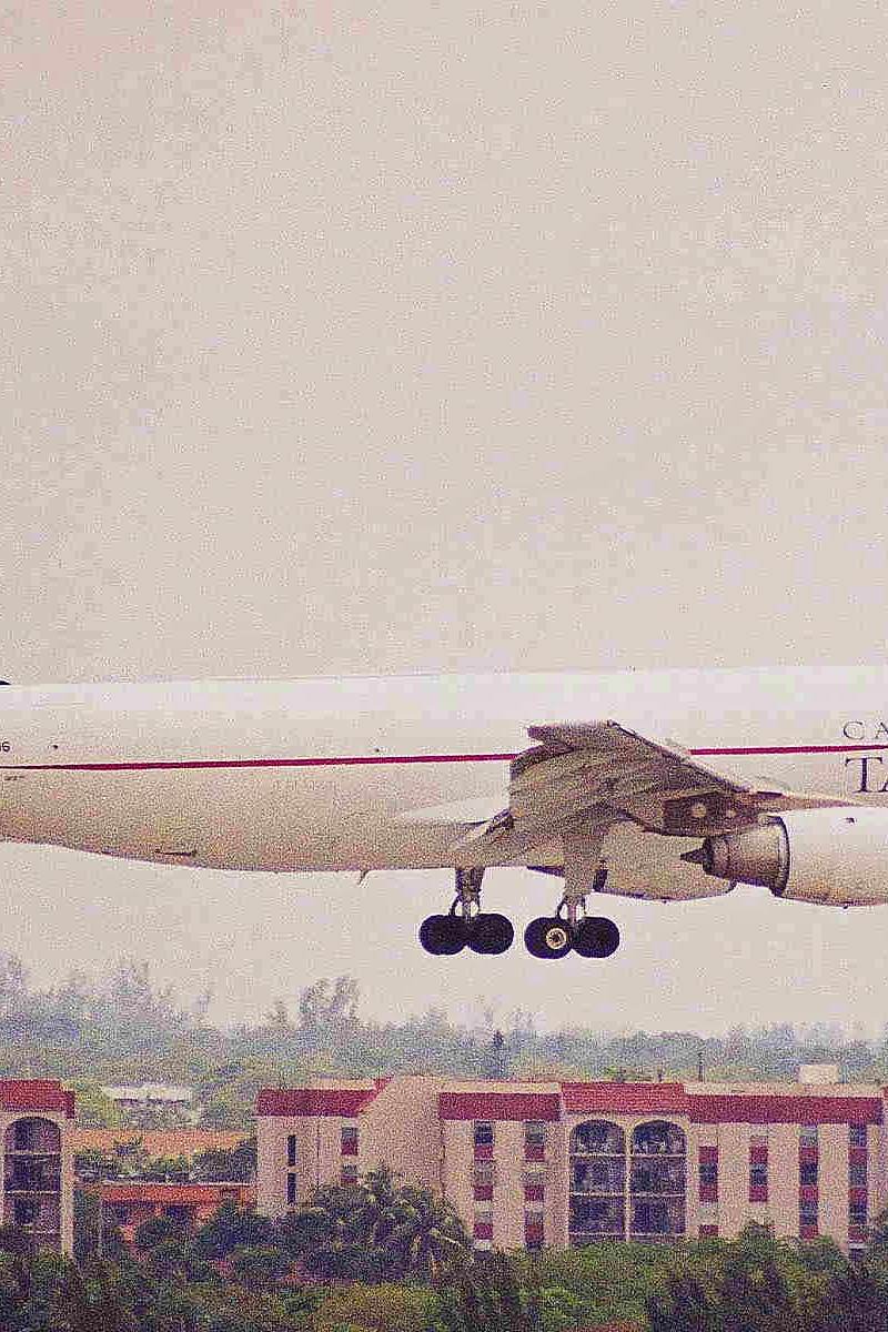 N59106 - Twin-engine aircraft