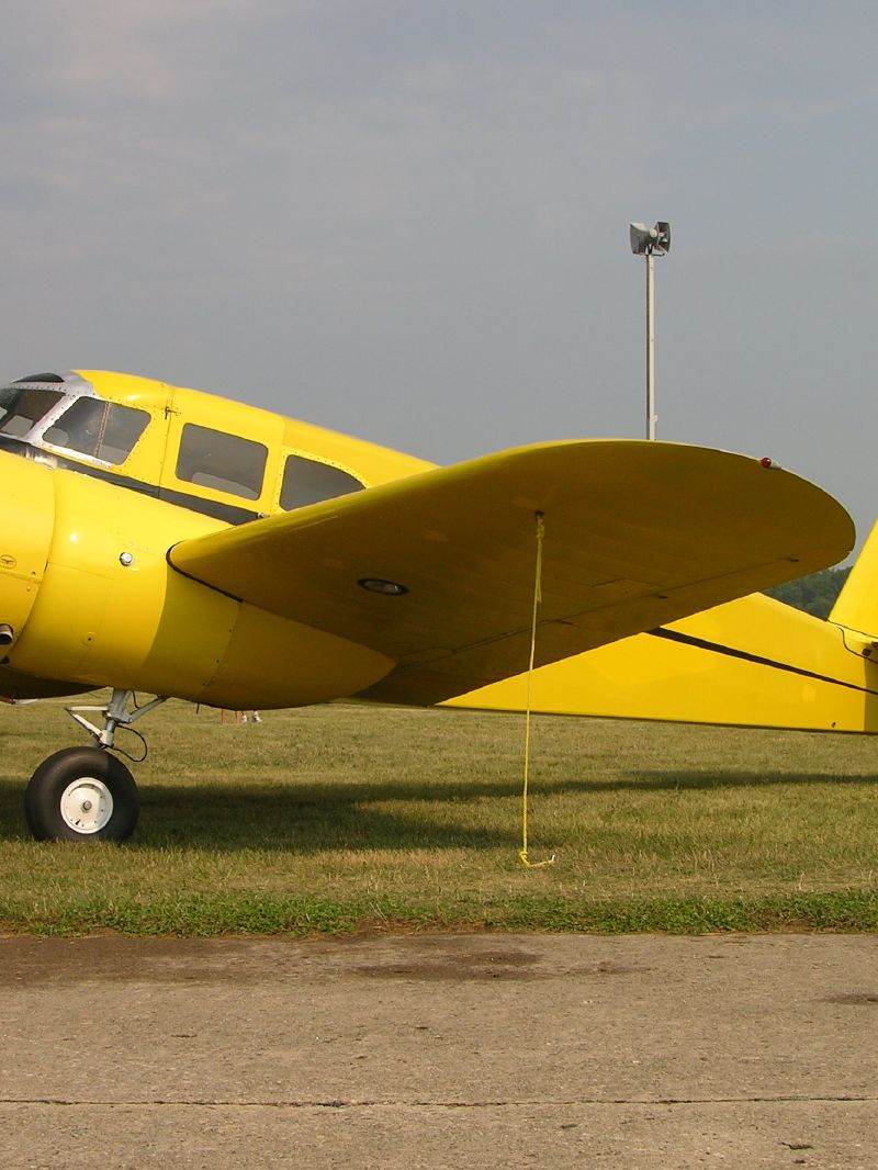  - Twin-engine aircraft