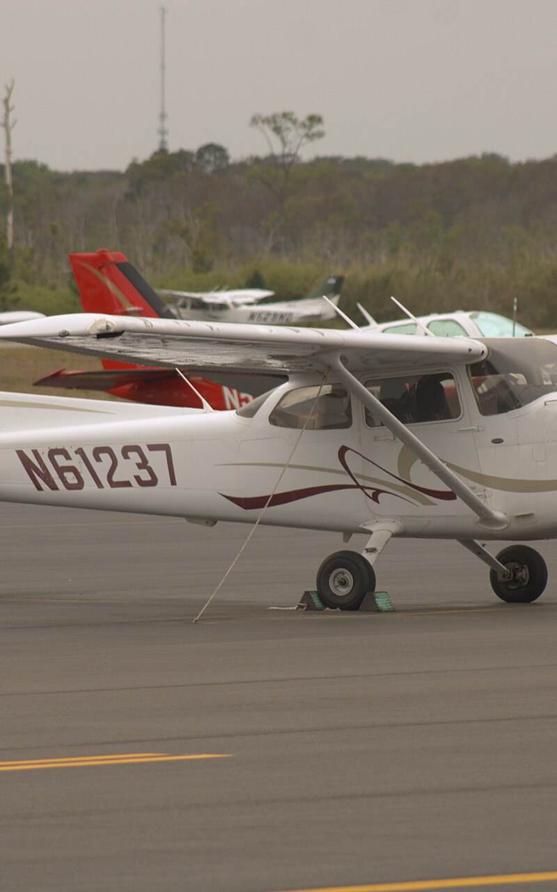 N61237 - Single-engine aircraft