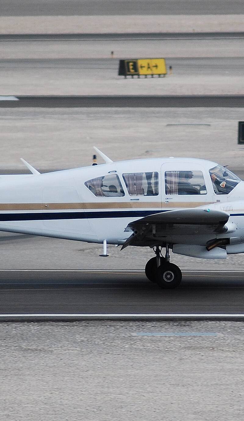N62494 - Twin-engine aircraft