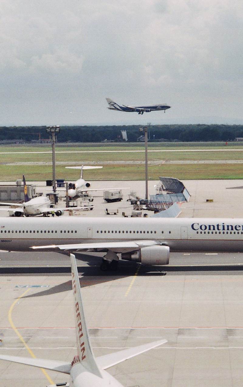 N66057 - Twin-engine aircraft