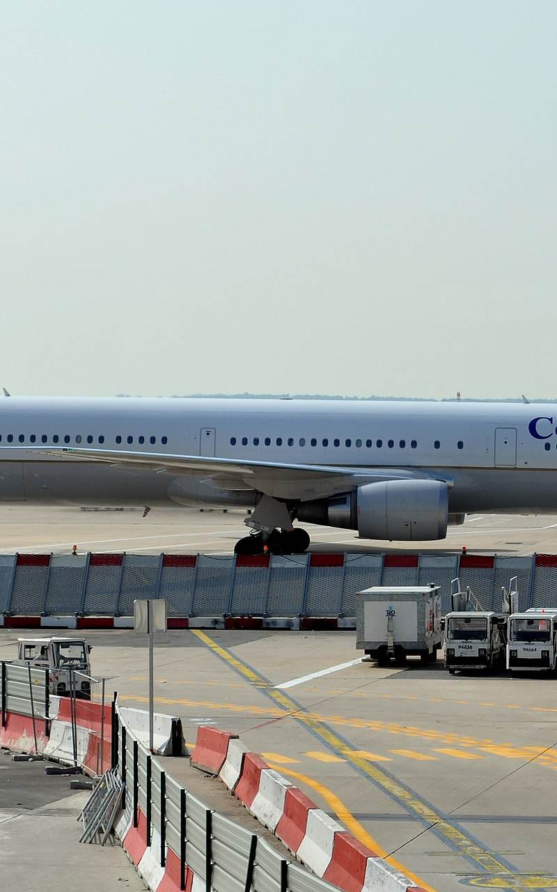 N66057 - Twin-engine aircraft