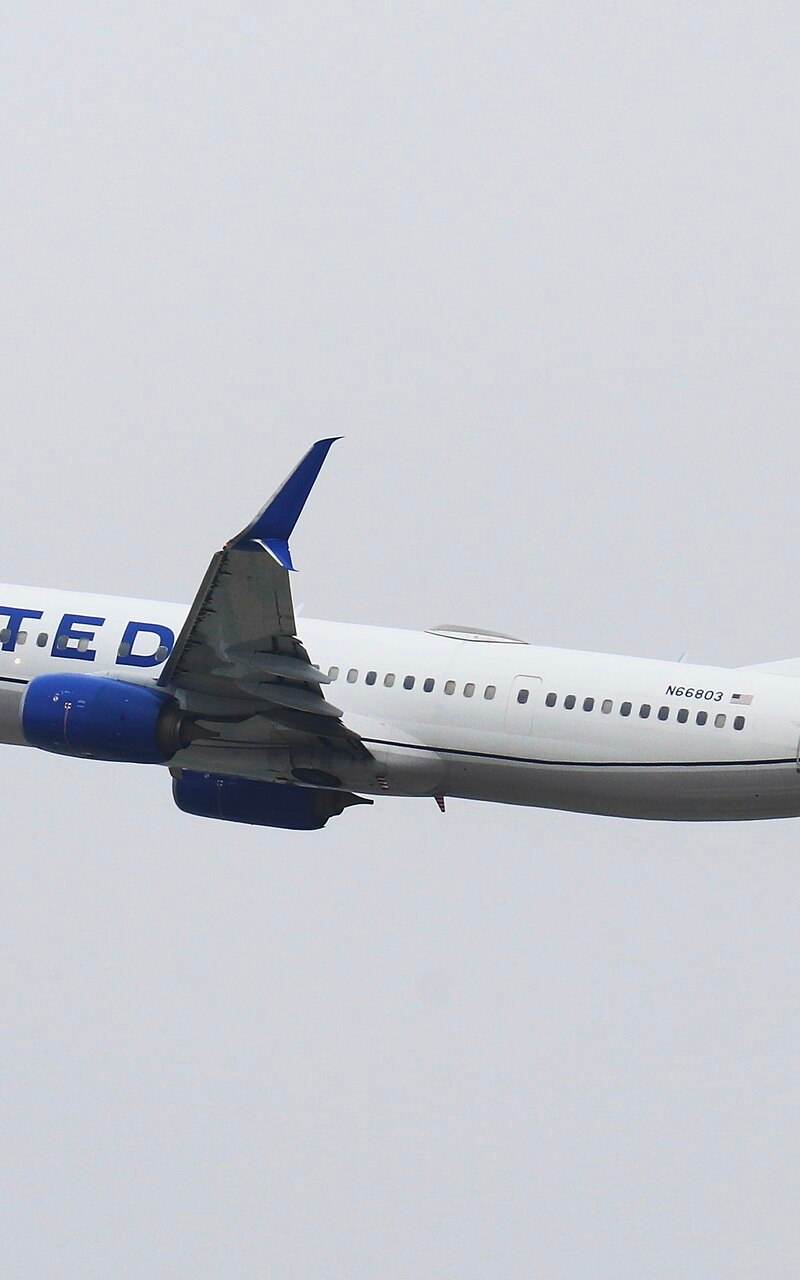 N66803 - Twin-engine aircraft