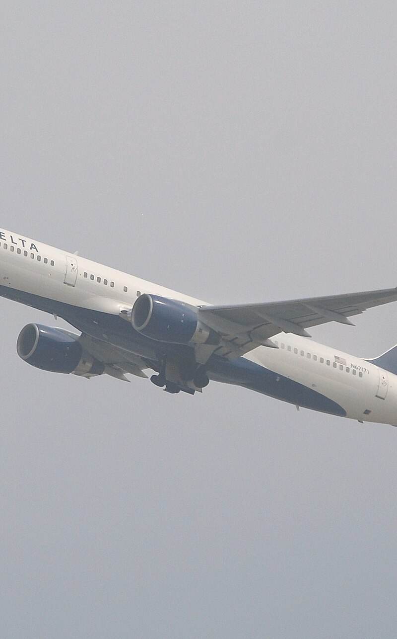 N67171 - Twin-engine aircraft