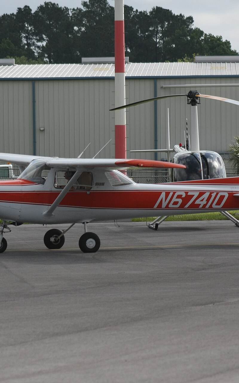 N67410 - Helicopter