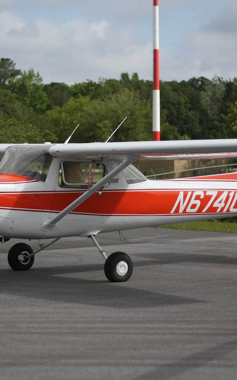 N67410 - Single-engine aircraft