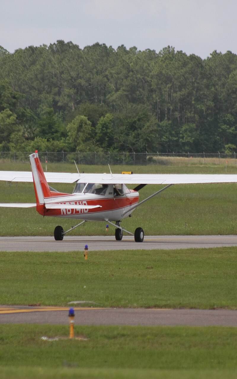 N67410 - Single-engine aircraft