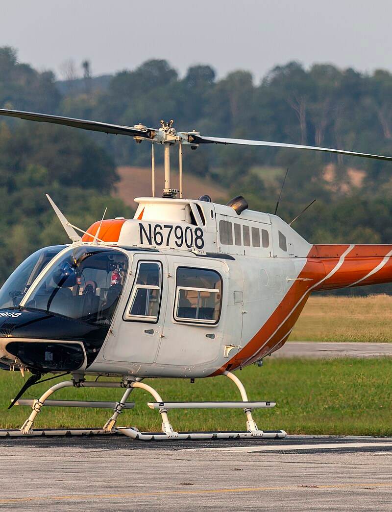 N67908 - Helicopter