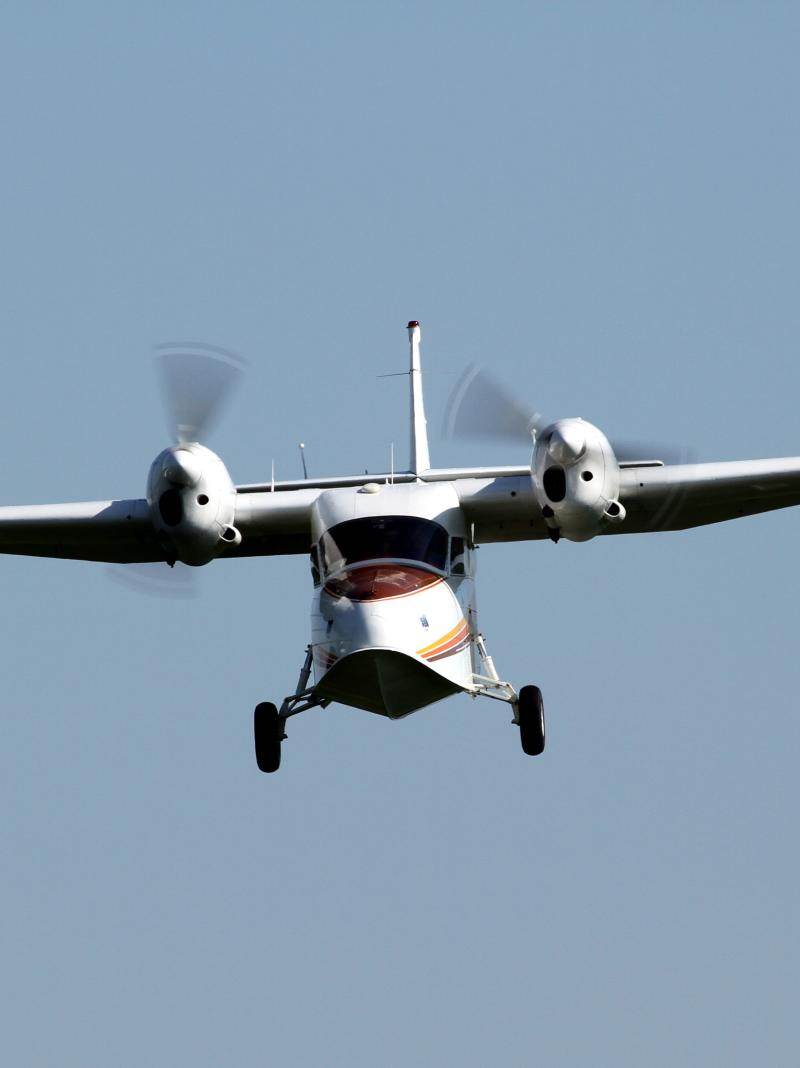 N68102 - Twin-engine aircraft