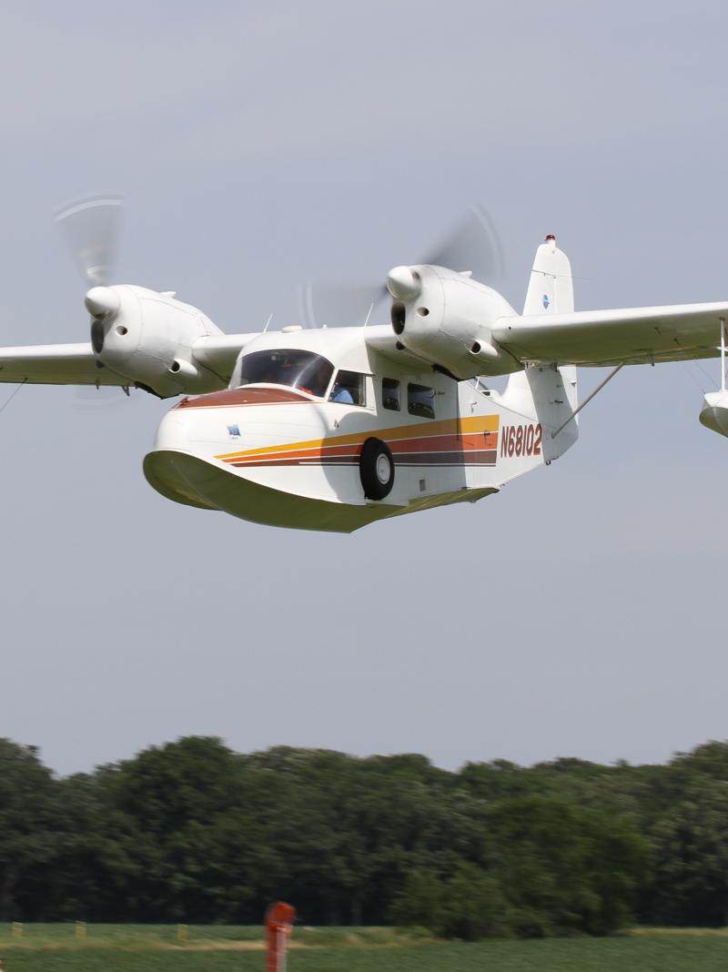 N68102 - Twin-engine aircraft