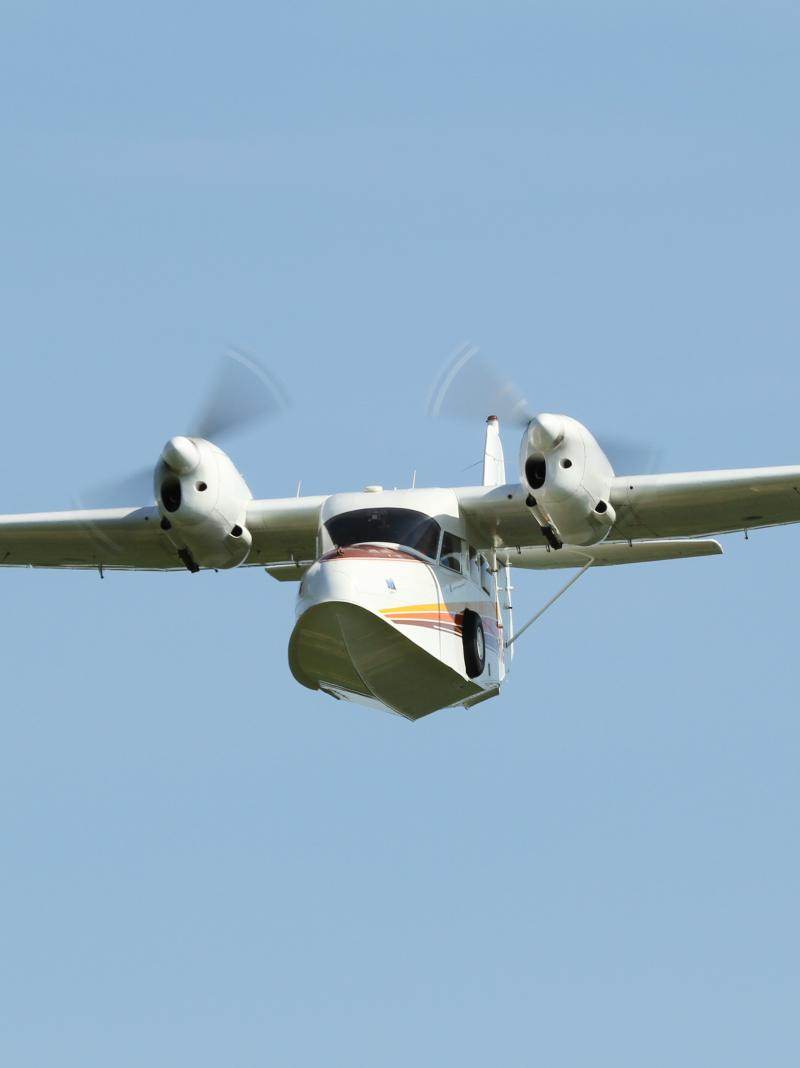 N68102 - Twin-engine aircraft