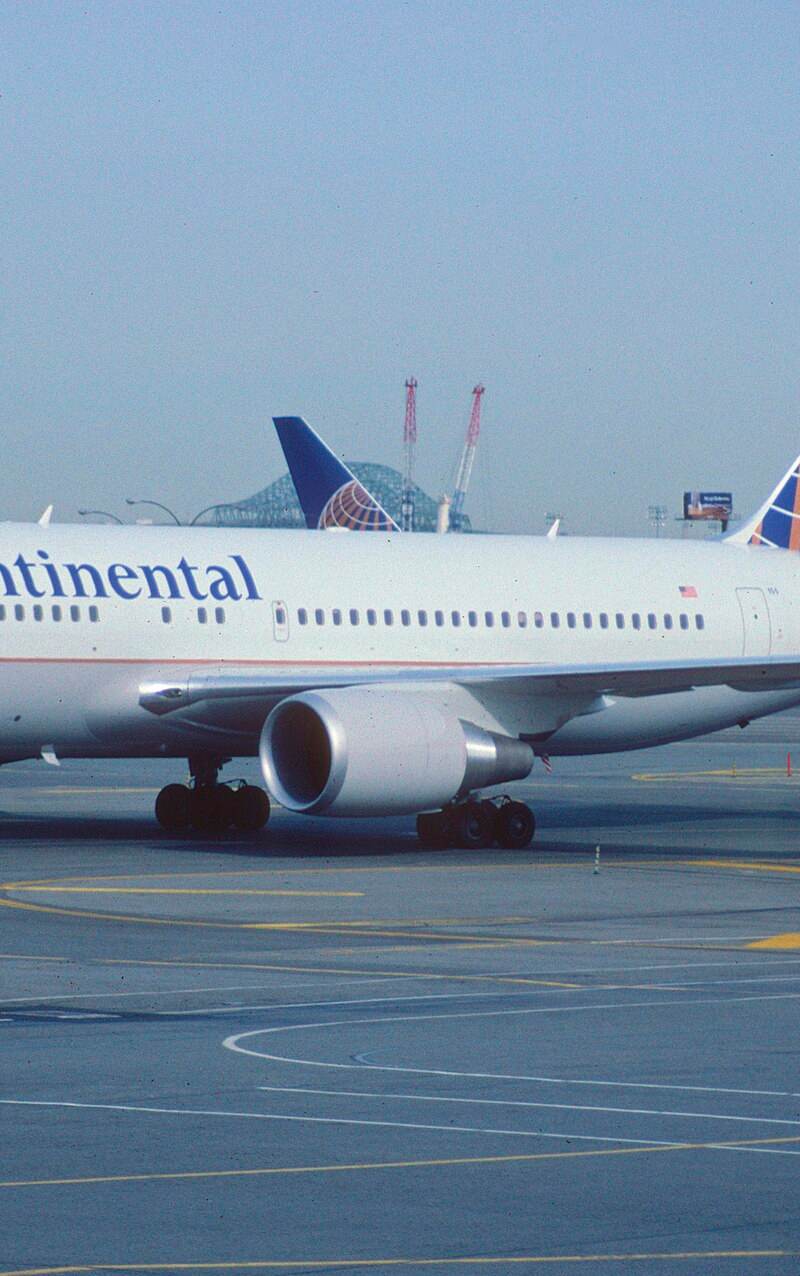 N68155 - Twin-engine aircraft
