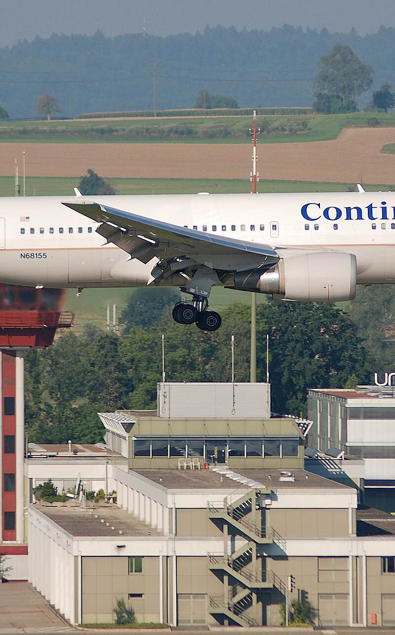 N68155 - Twin-engine aircraft