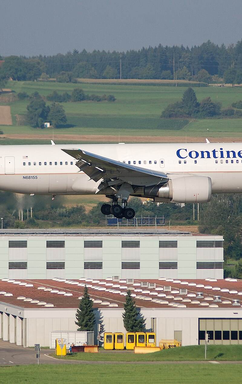 N68155 - Twin-engine aircraft