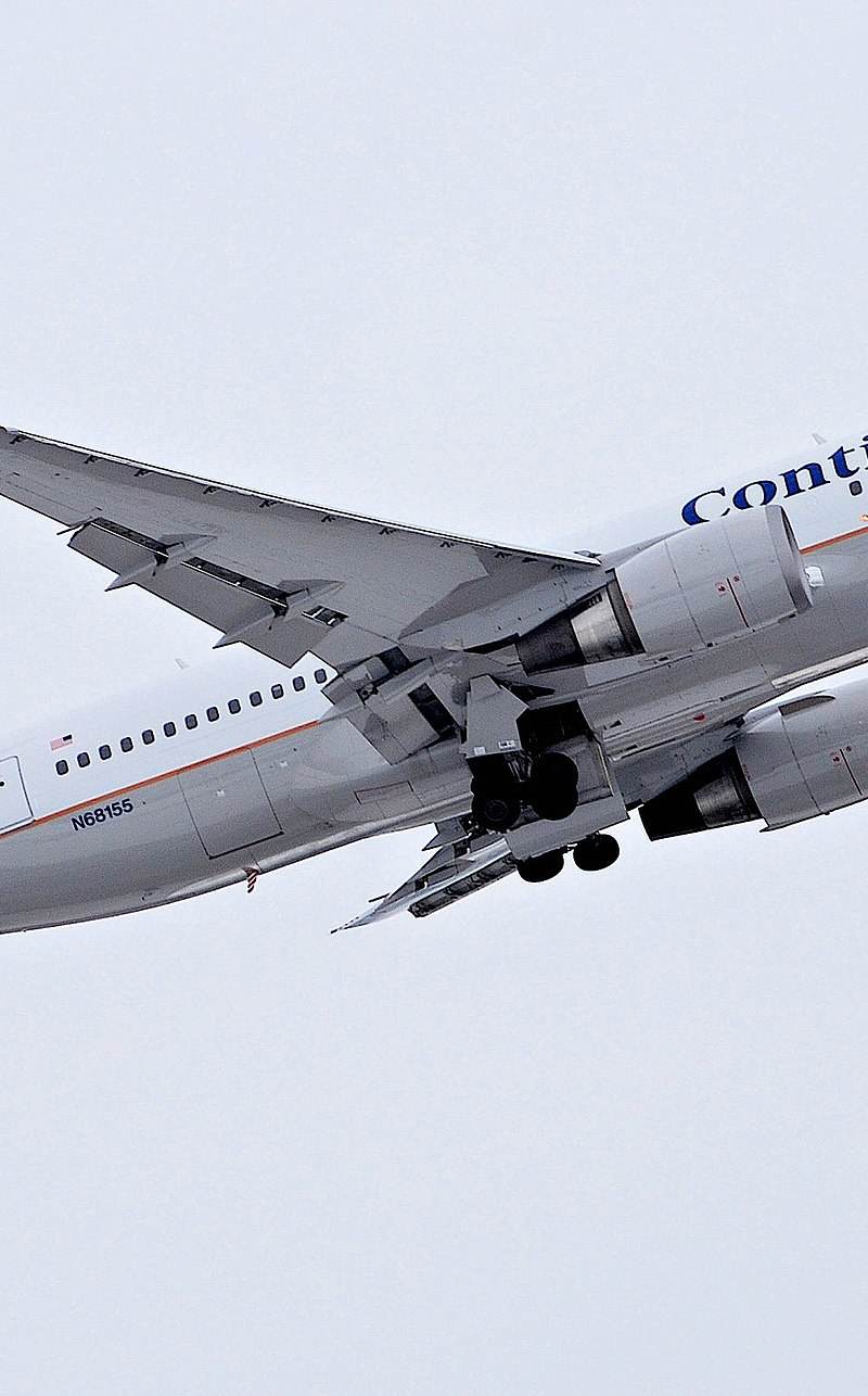 N68155 - Twin-engine aircraft