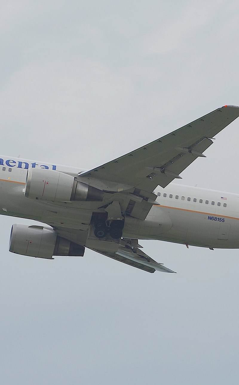 N68155 - Twin-engine aircraft