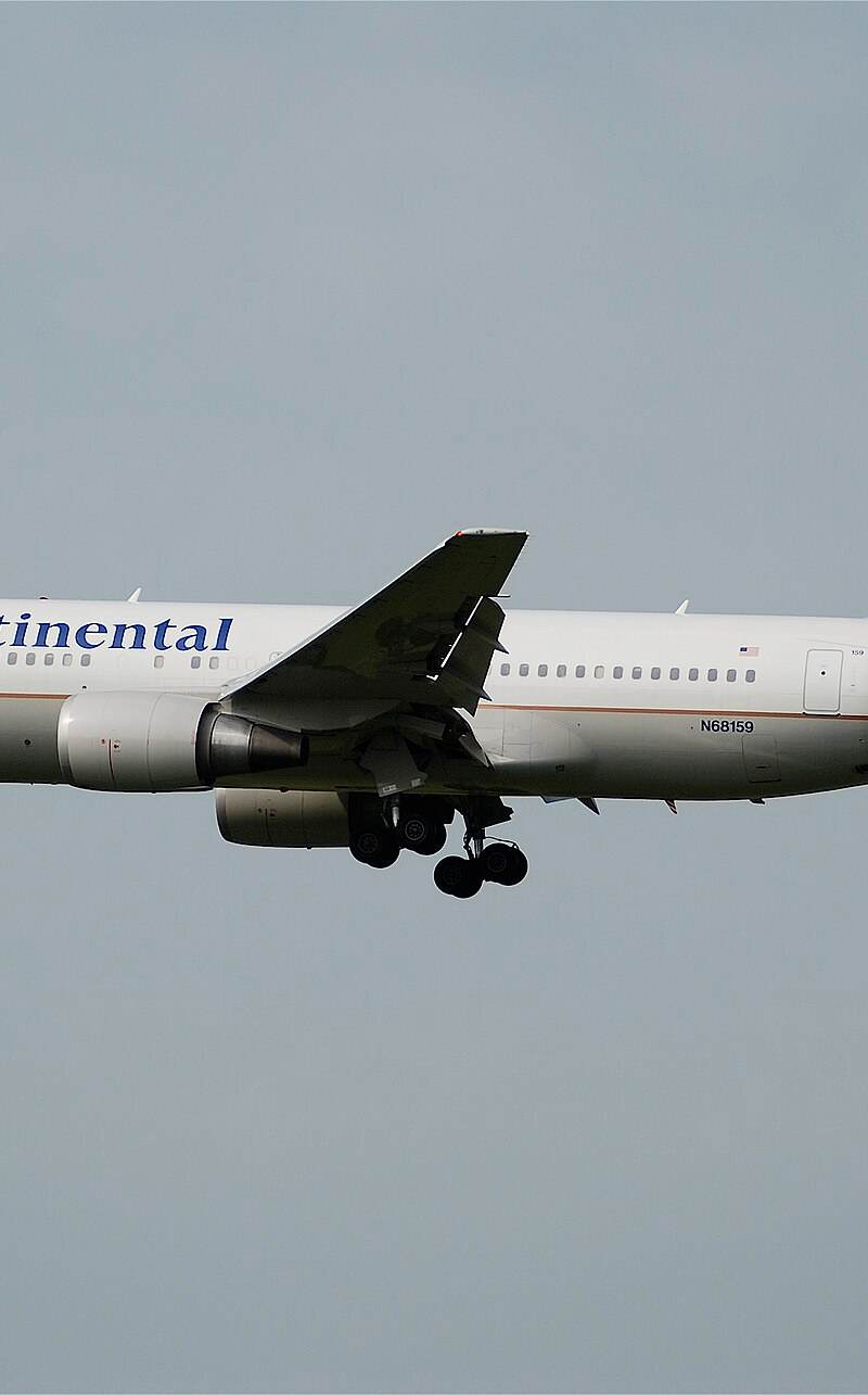 N68159 - Twin-engine aircraft