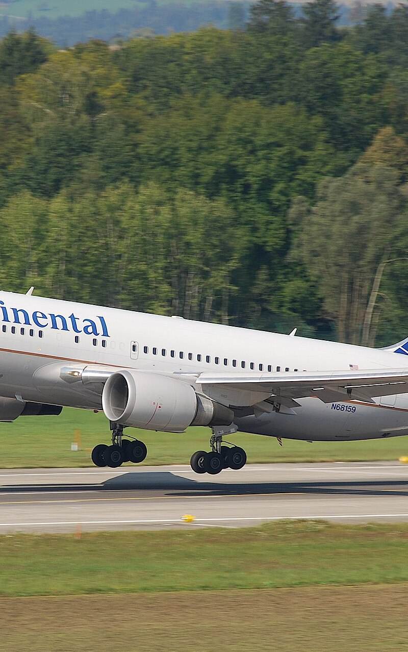 N68159 - Twin-engine aircraft