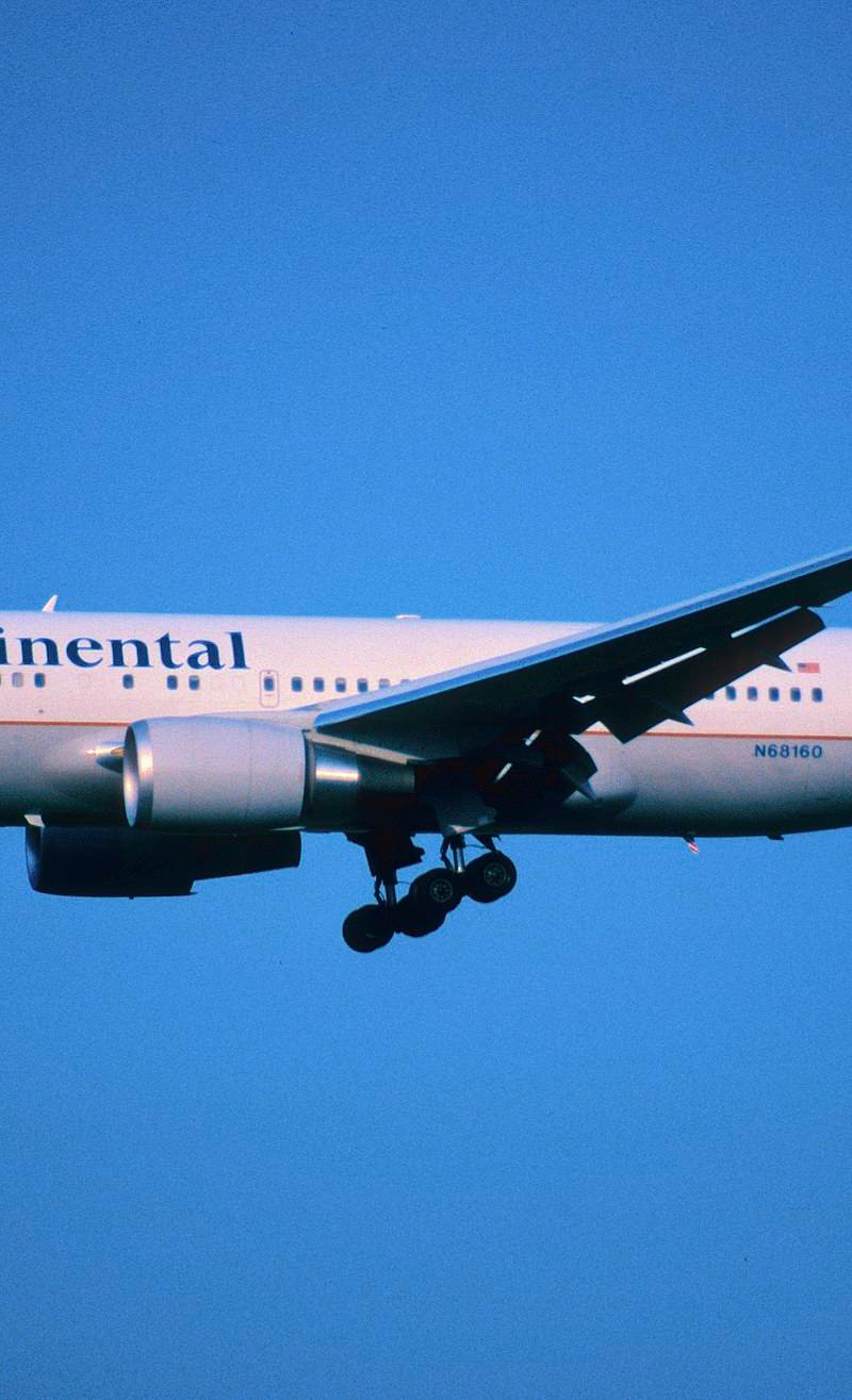 N68160 - Twin-engine aircraft