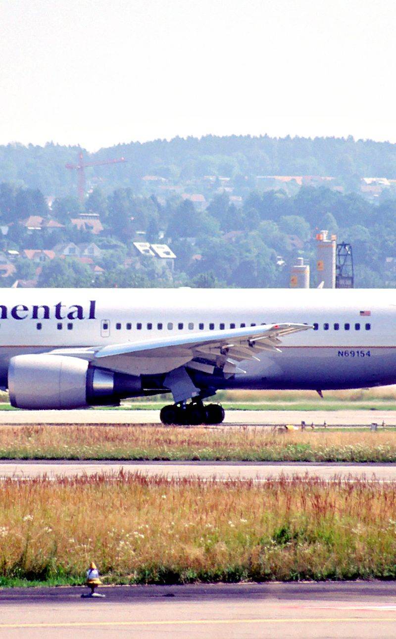 N69154 - Twin-engine aircraft