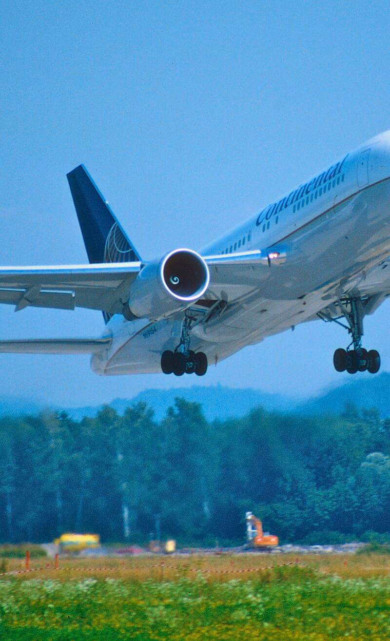 N69154 - Twin-engine aircraft