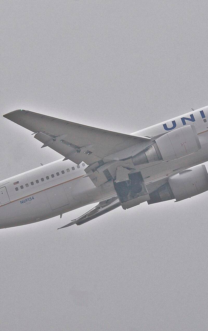 N69154 - Twin-engine aircraft