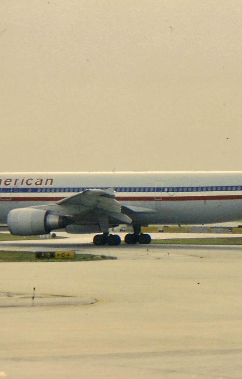 N70074 - Twin-engine aircraft