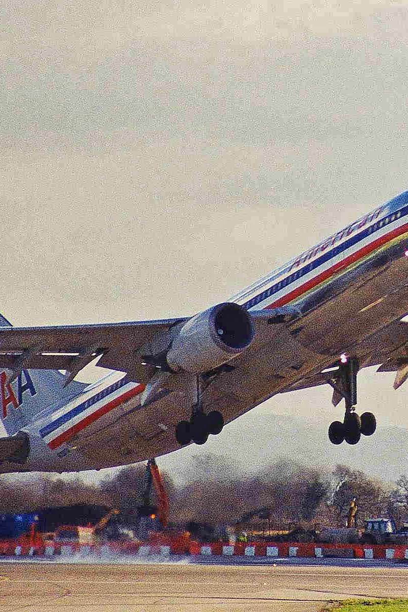 N70074 - Twin-engine aircraft