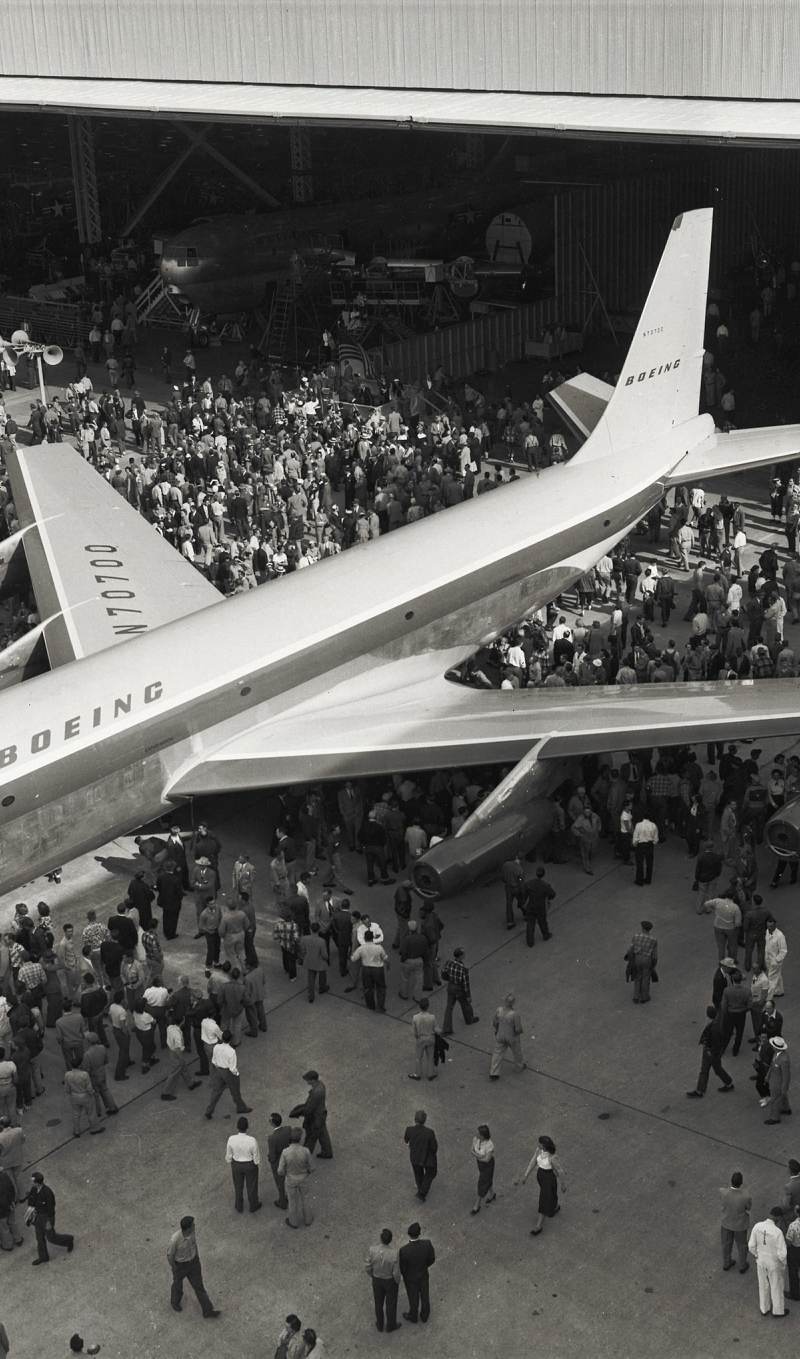 N70700 - Boeing