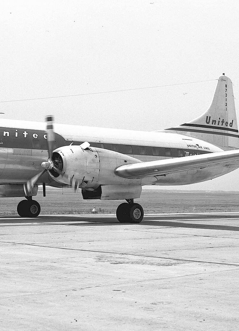 N73121 - Twin-engine aircraft