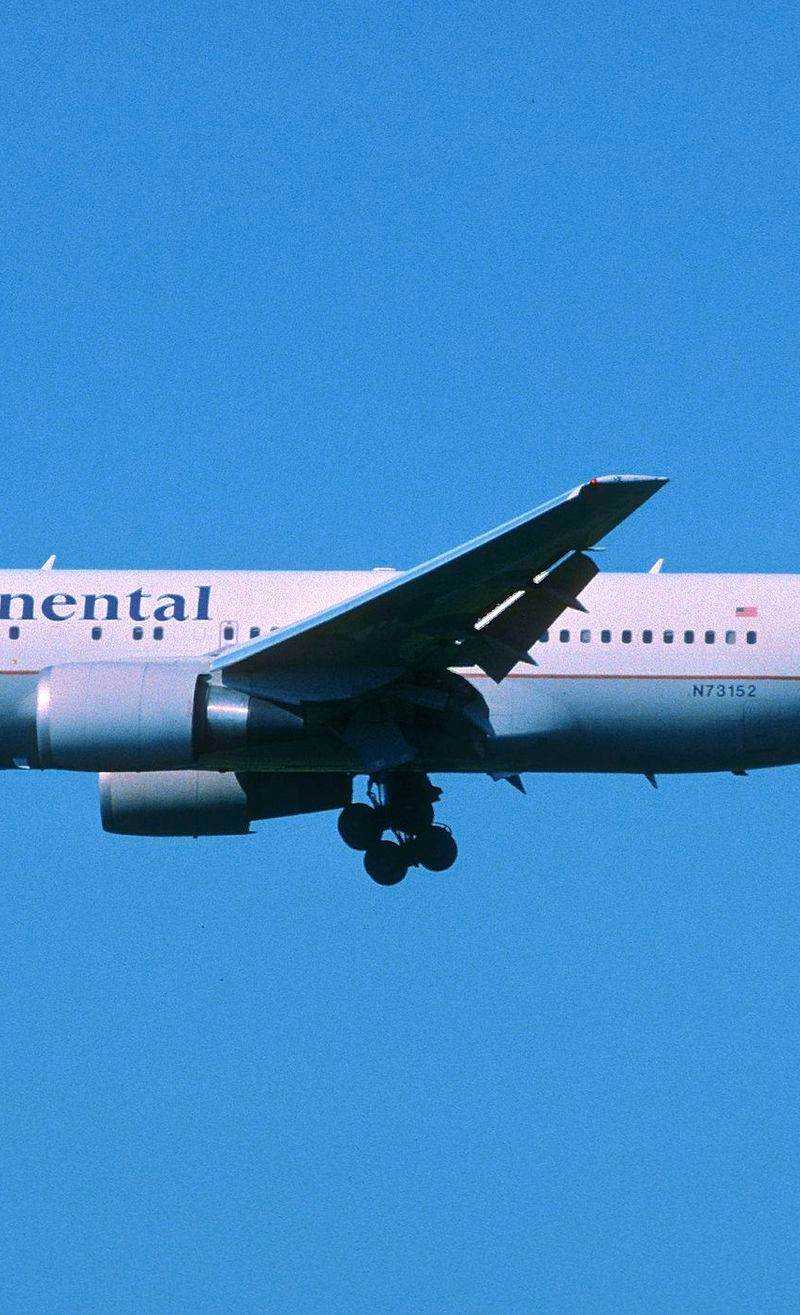 N73152 - Twin-engine aircraft