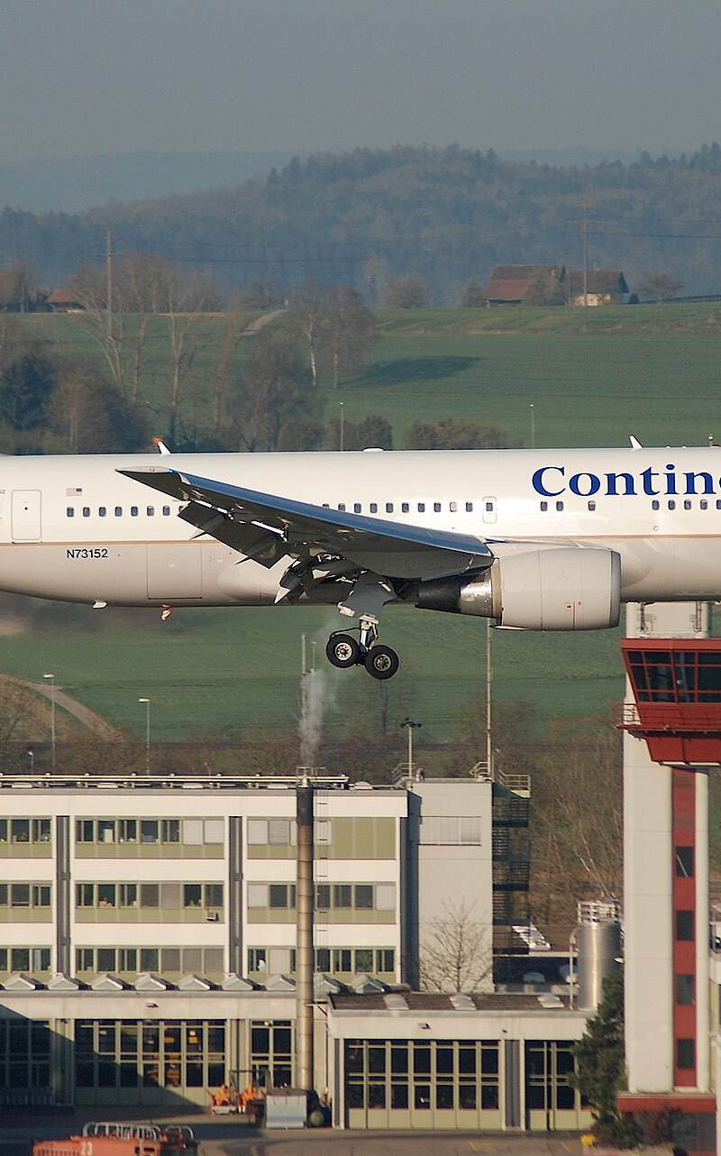 N73152 - Twin-engine aircraft