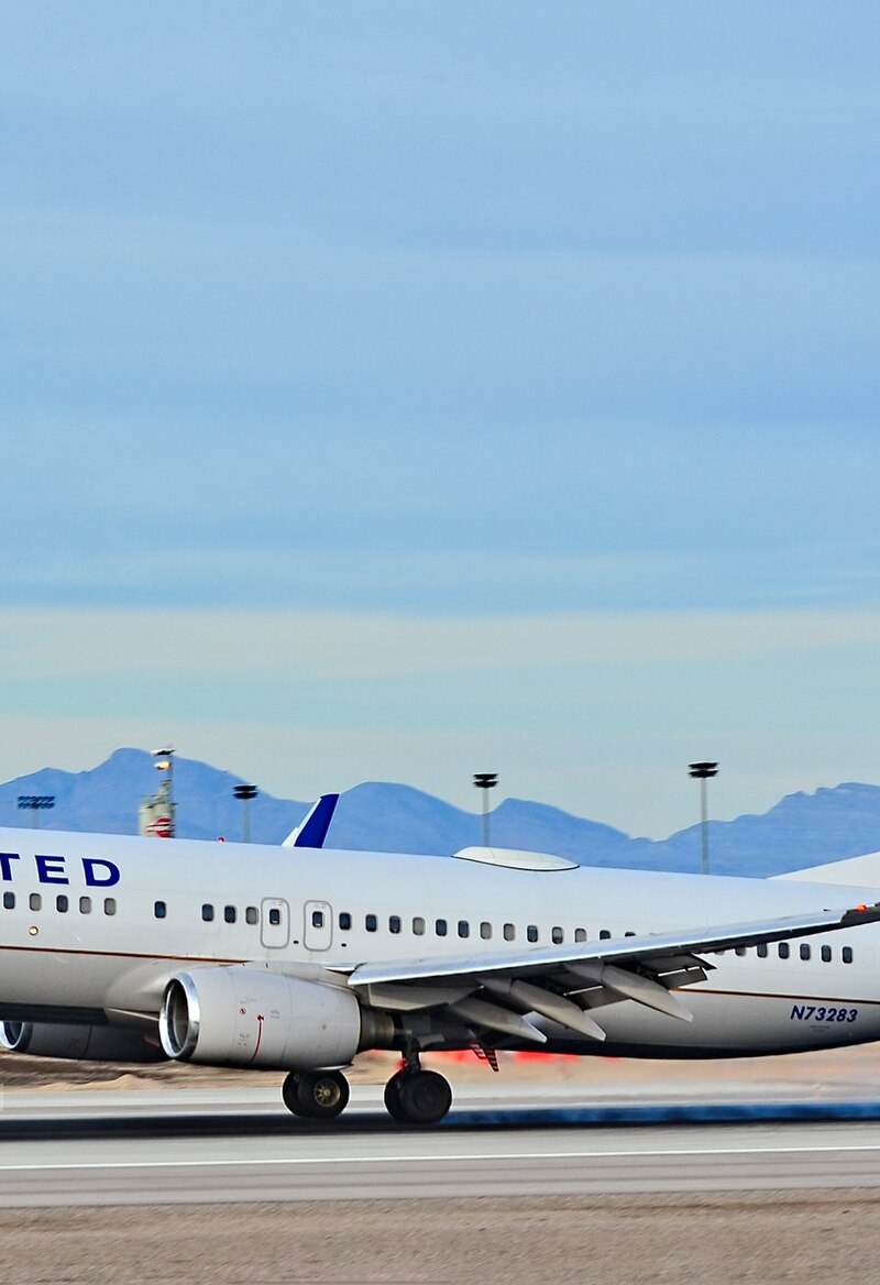 N73283 - Twin-engine aircraft