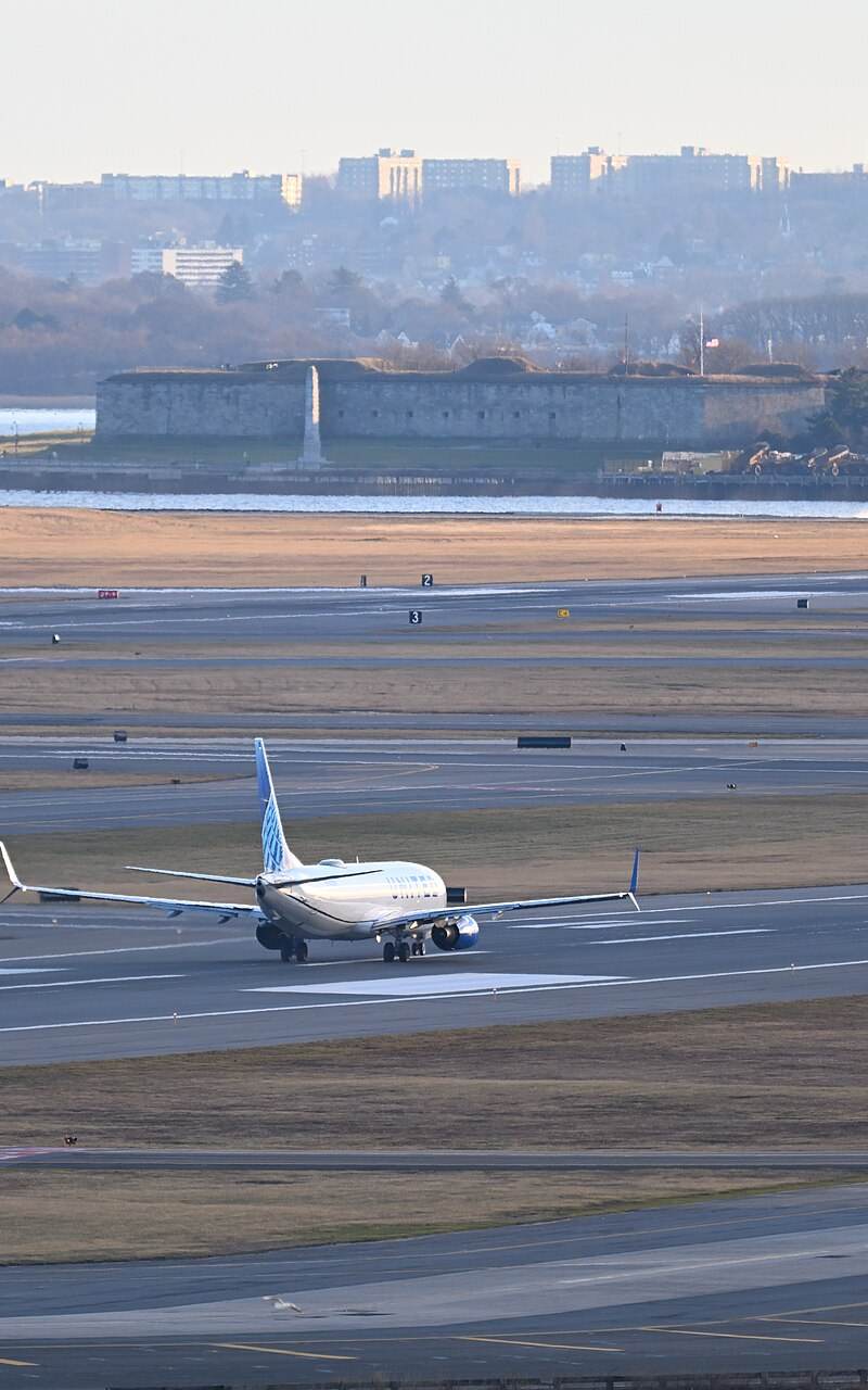 N73283 - Twin-engine aircraft