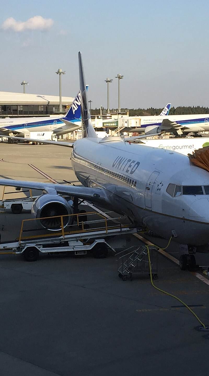 N73299 - Twin-engine aircraft