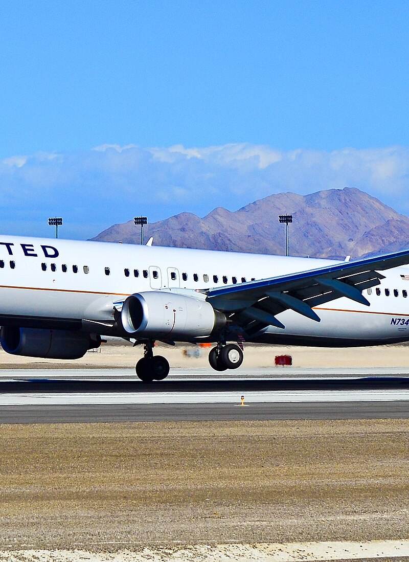 N73445 - Twin-engine aircraft