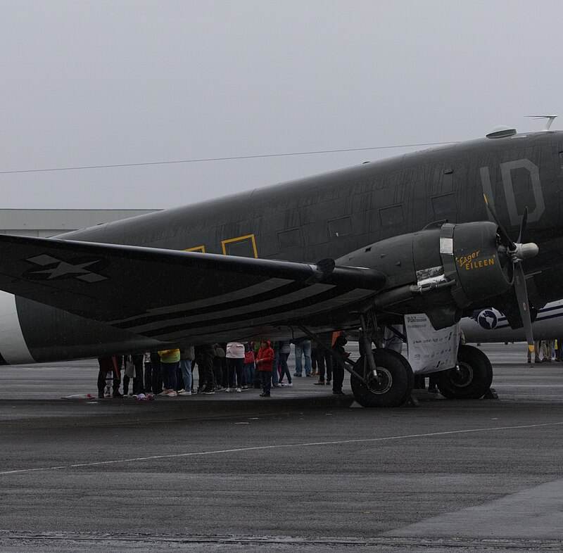 N74589 - Douglas