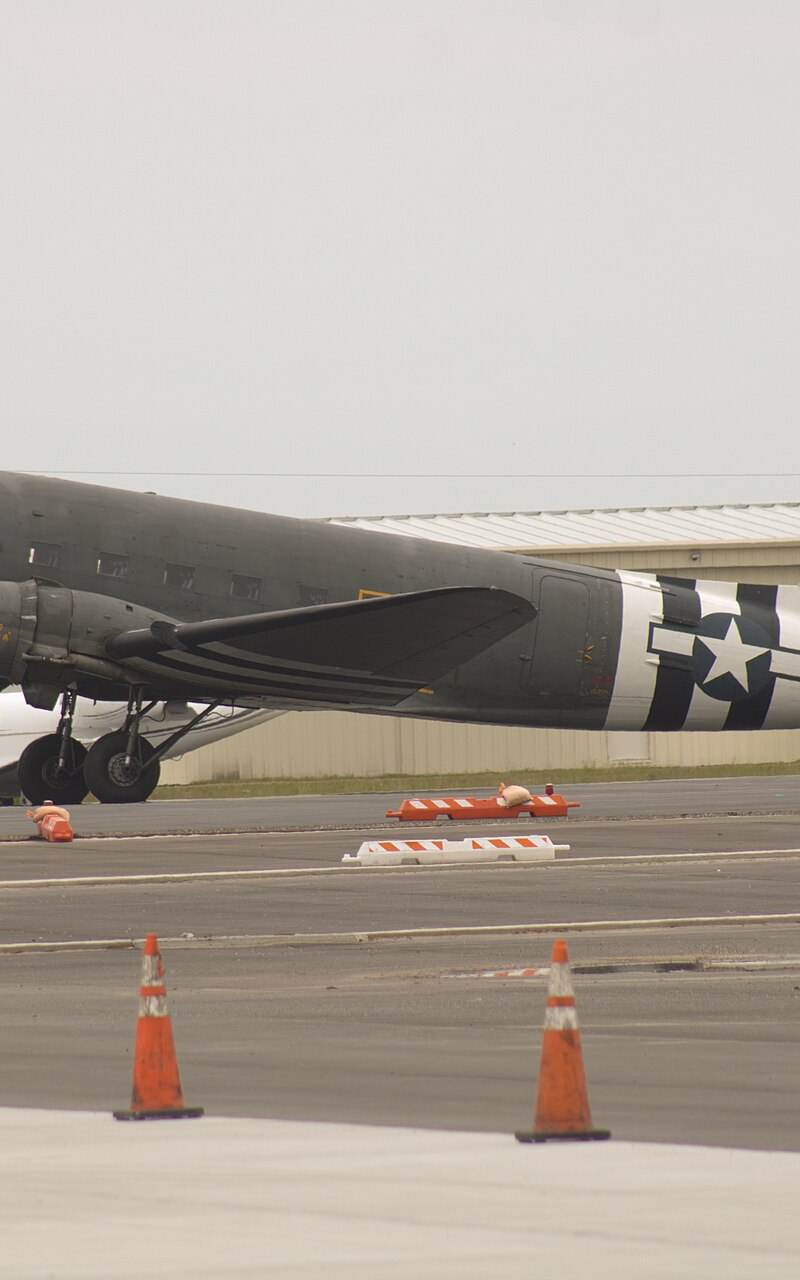 N74589 - Douglas
