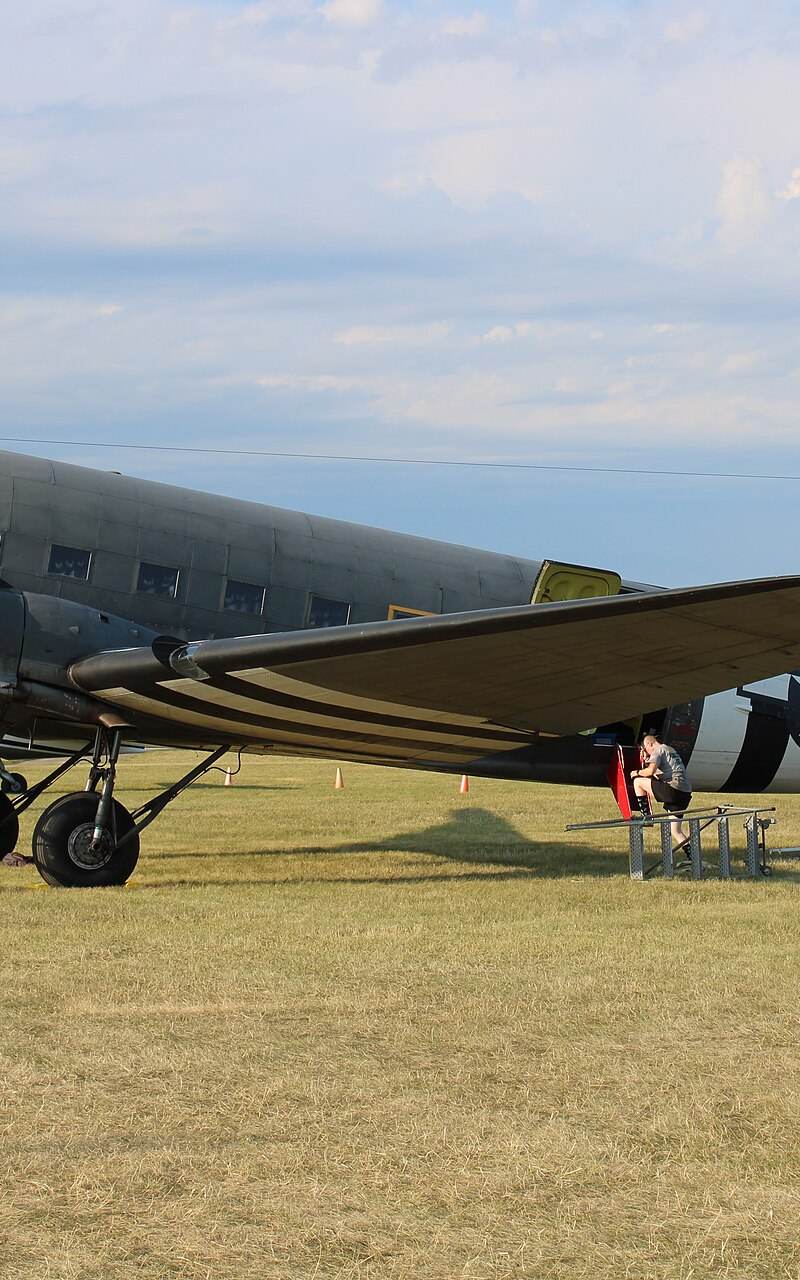 N74589 - Douglas