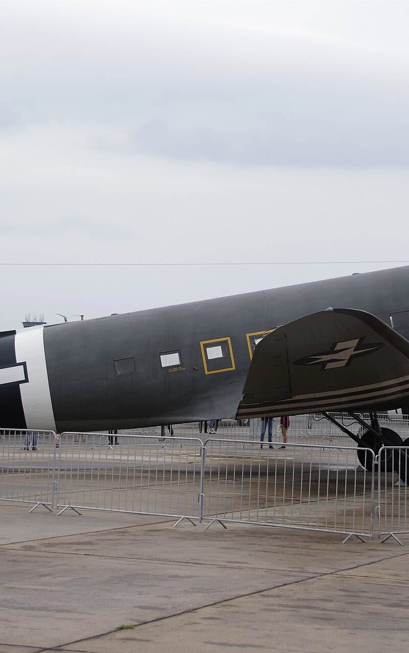 N74589 - Douglas
