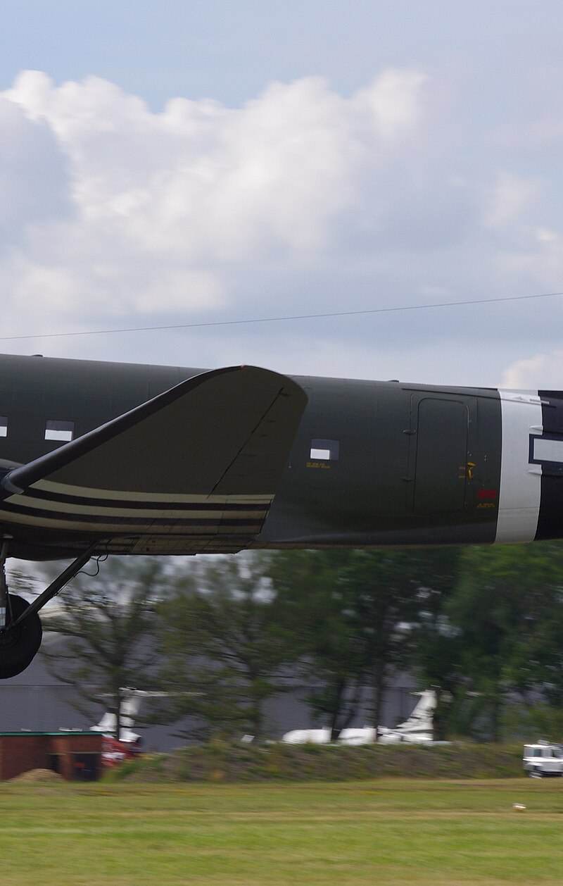  - Twin-engine aircraft