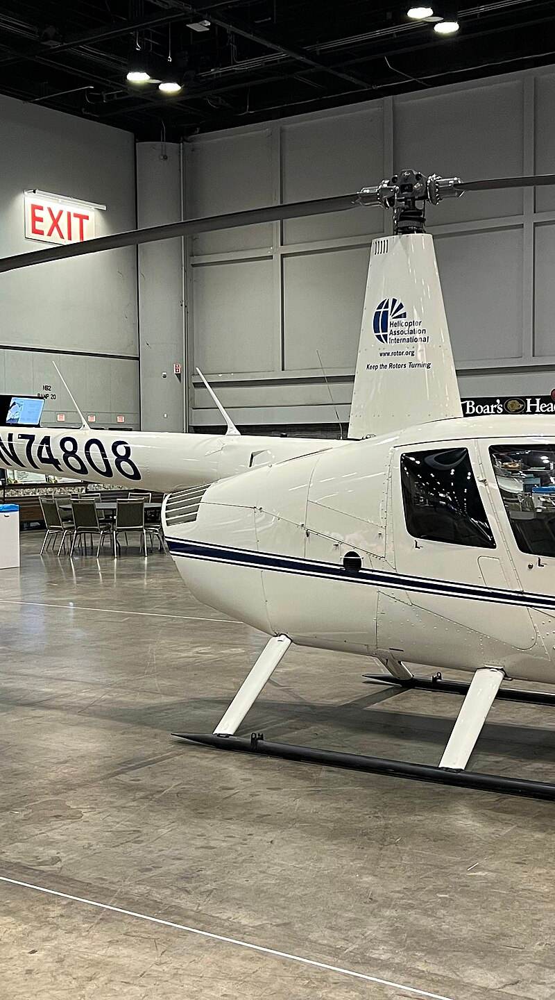 N74808 - Helicopter
