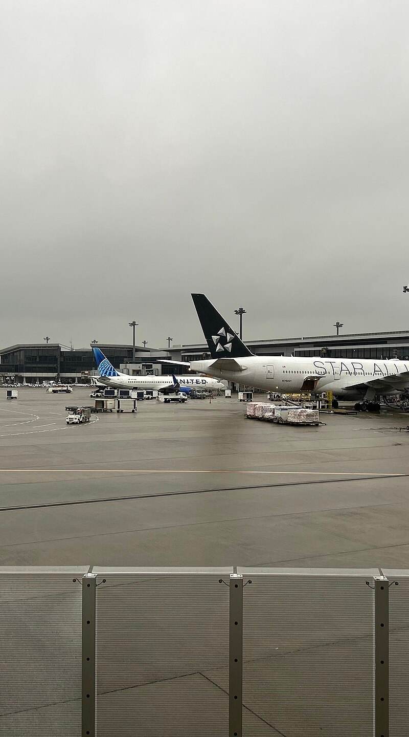 N76021 - Aircraft
