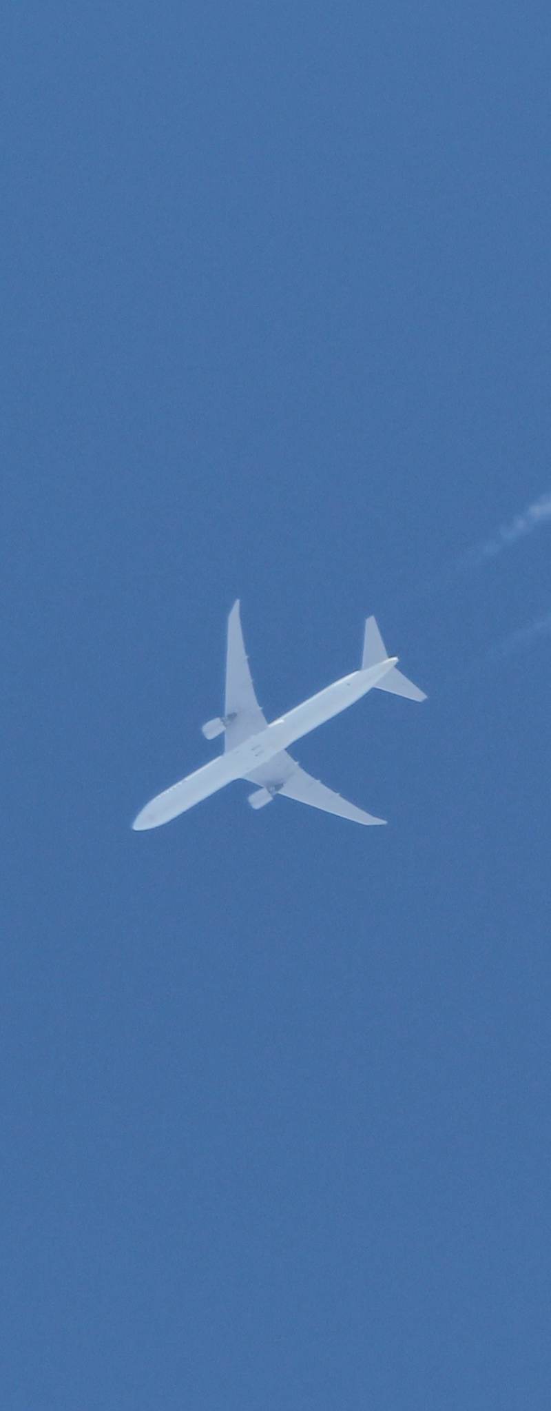 N76055 - Twin-engine aircraft