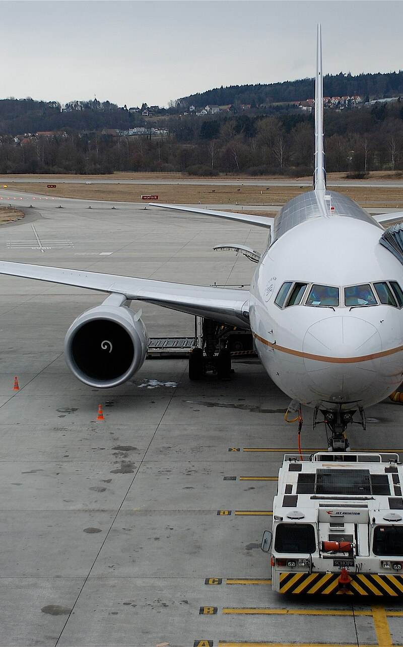 N76156 - Twin-engine aircraft